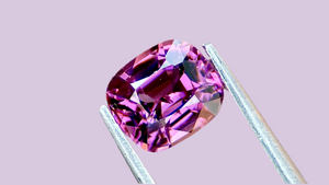 1ct Bright Transparent Purple Burmese Spinel Gemstone, natural and unheated—perfect for bespoke jewellery or fine luxury engagement rings.