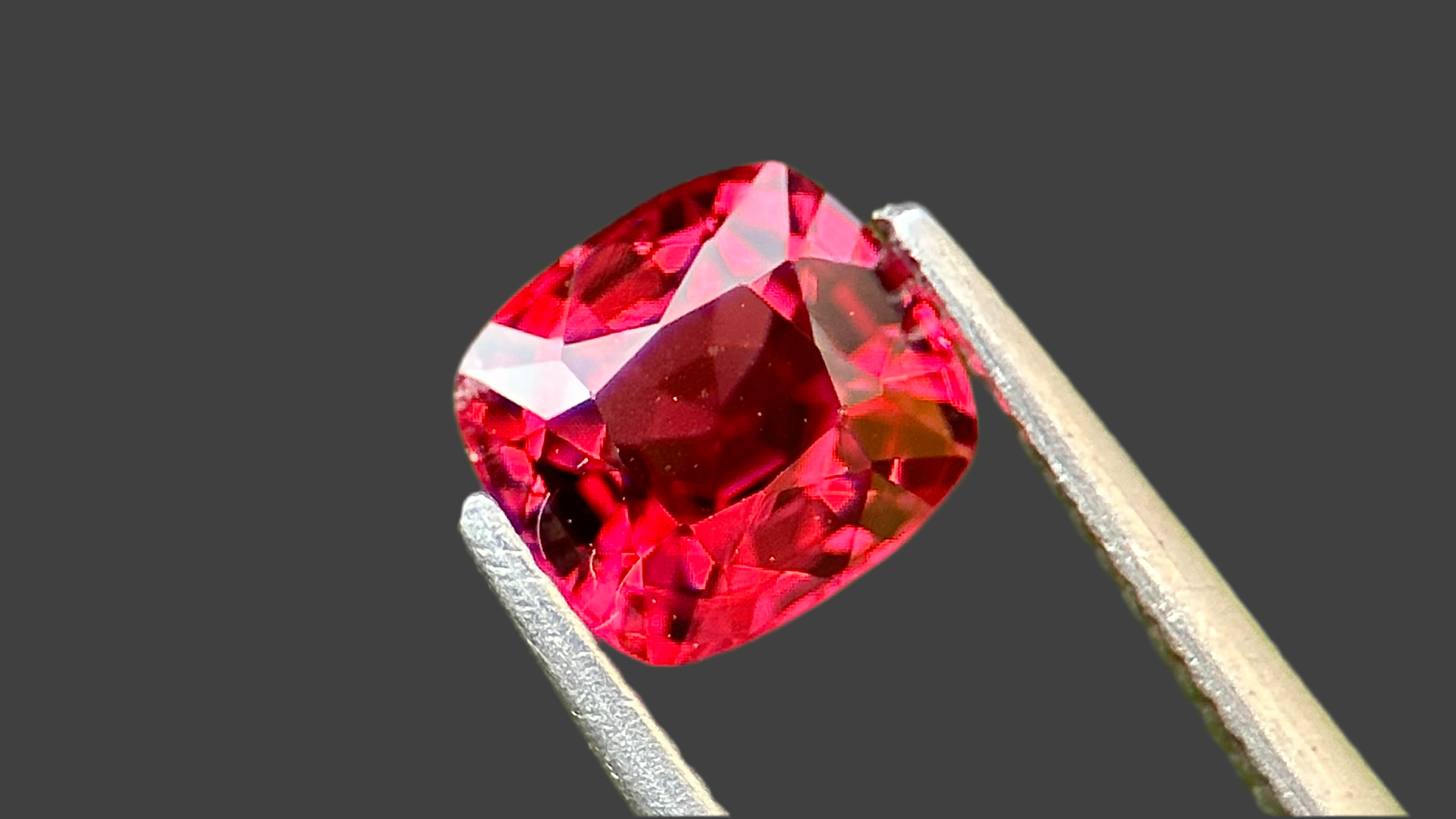 Burmese spinel popular VS 0.94 carat