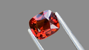 Mogok spinel 0.57 carat, with a rich red hue and flawless clarity. Perfect for unique, handcrafted jewellery.