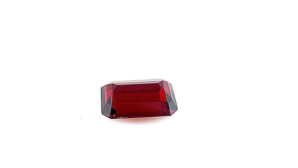 Red Natural Spinel Eye-Clean Clarity 0.94ct